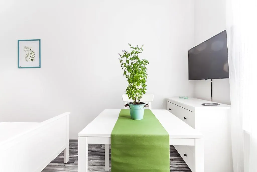 Lupolo Apartments Skwerowa contacts