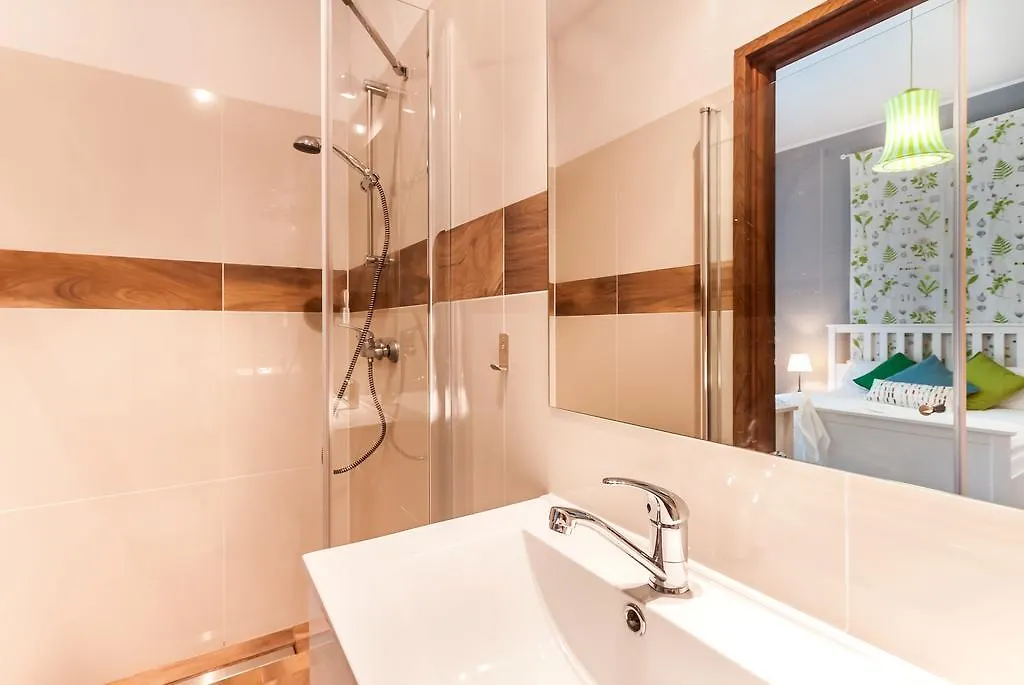 Lupolo Apartments Skwerowa Cracovia 0*,  Polonia